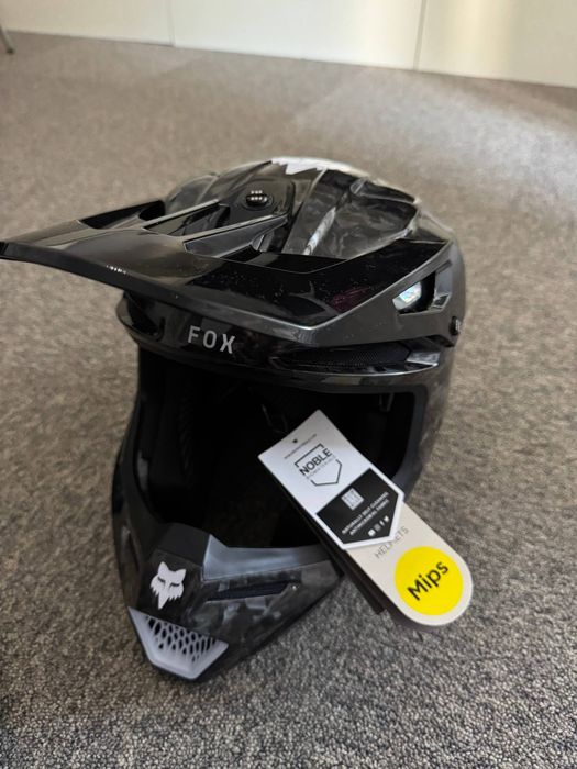 Fox V3 RS Solid , розмір S leatt 7.5 alpinestars sm5, airoh, acerbis