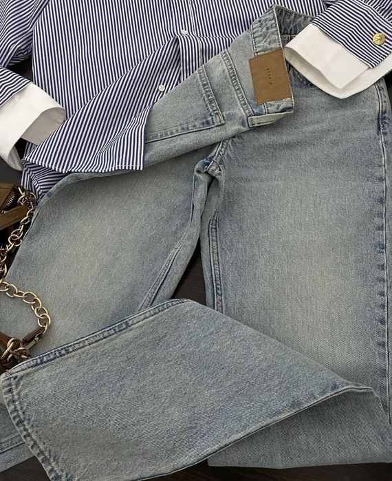 Жіночі прямі джинси