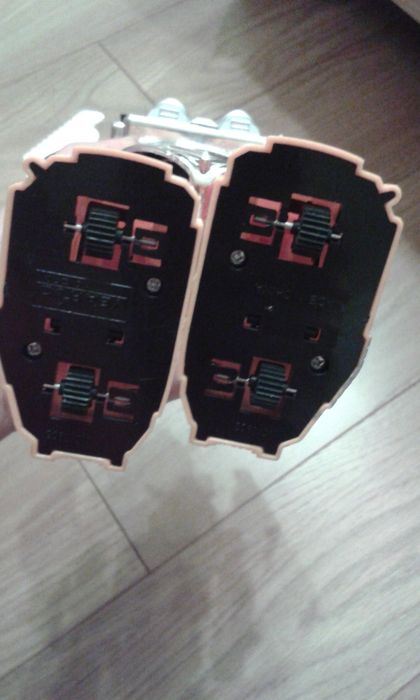 Robot- chodzi ,światlo i dzwięk na baterie