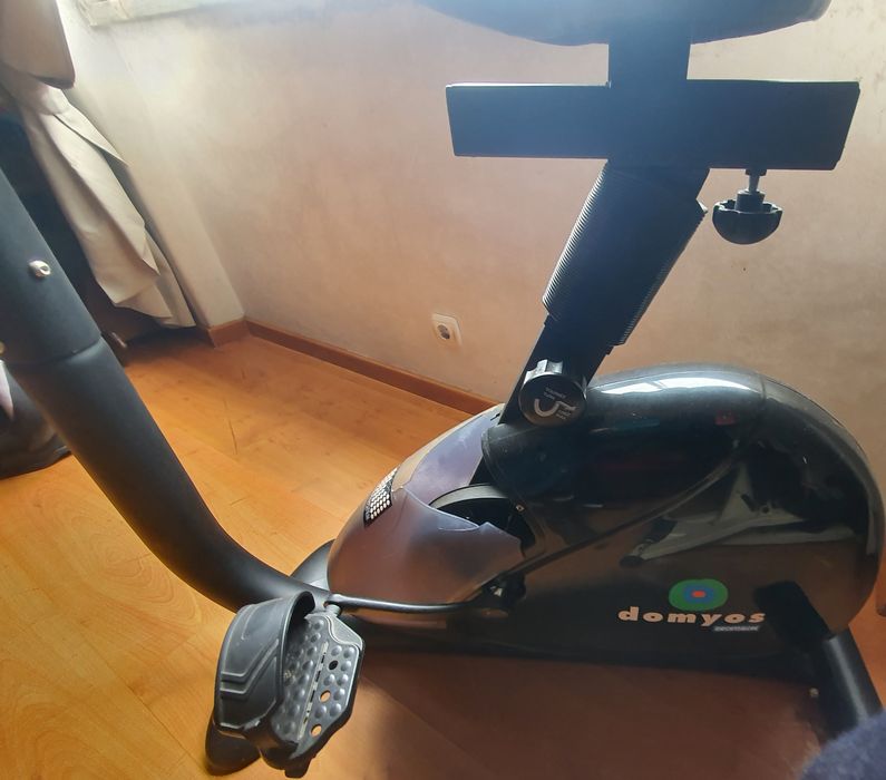 Bicicleta para fazer exercicio em casa.
