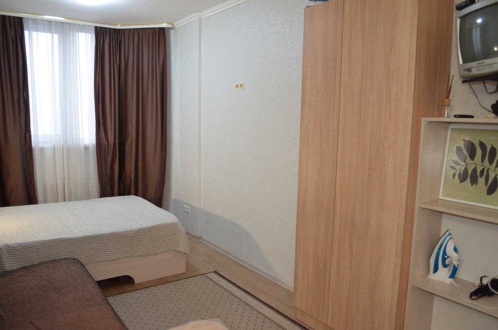 Борщаговка Святошинский. Квартира посуточно почасово Семьи Стешенкив 9