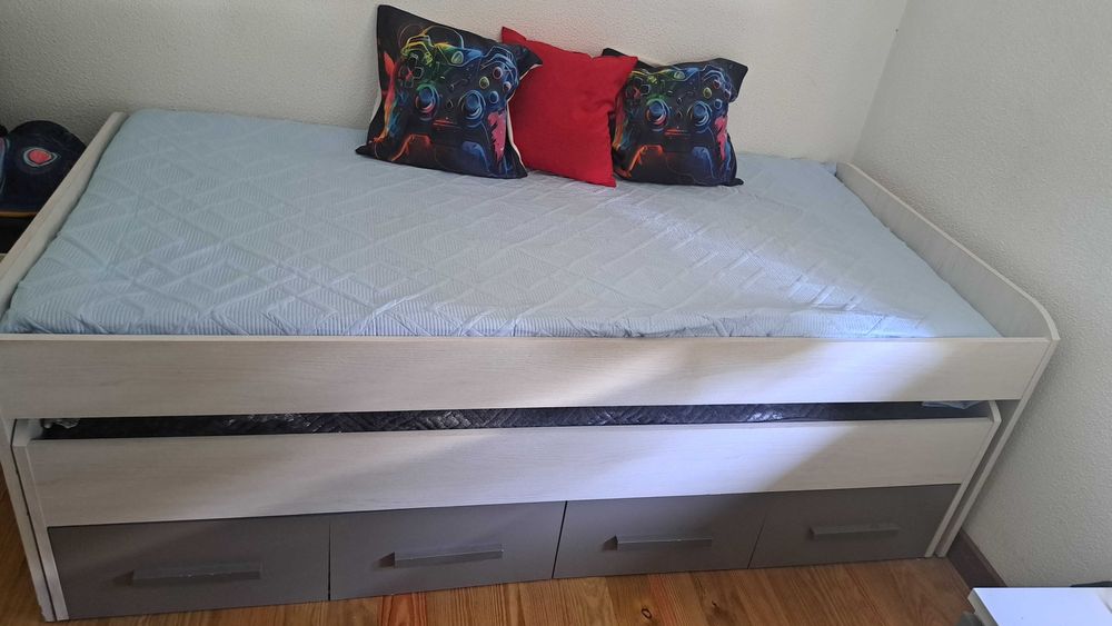 Cama com gaveta e cama debaixo