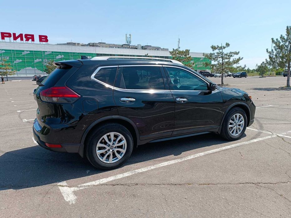 Nissan ROGUE 2017 року