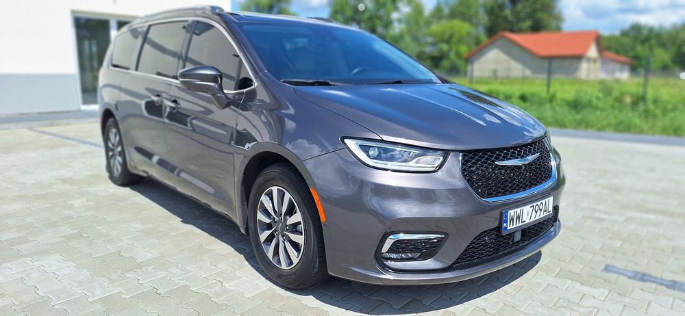 Chrysler Pacifica Chrysler Pacifica 2021 hybryd Plug-in Touring L zarejestrowany w PL