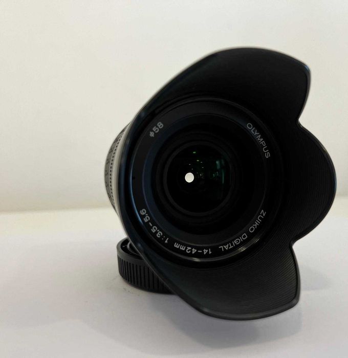 Objetiva Olympus 14-42mm 3.5-5.6 ED