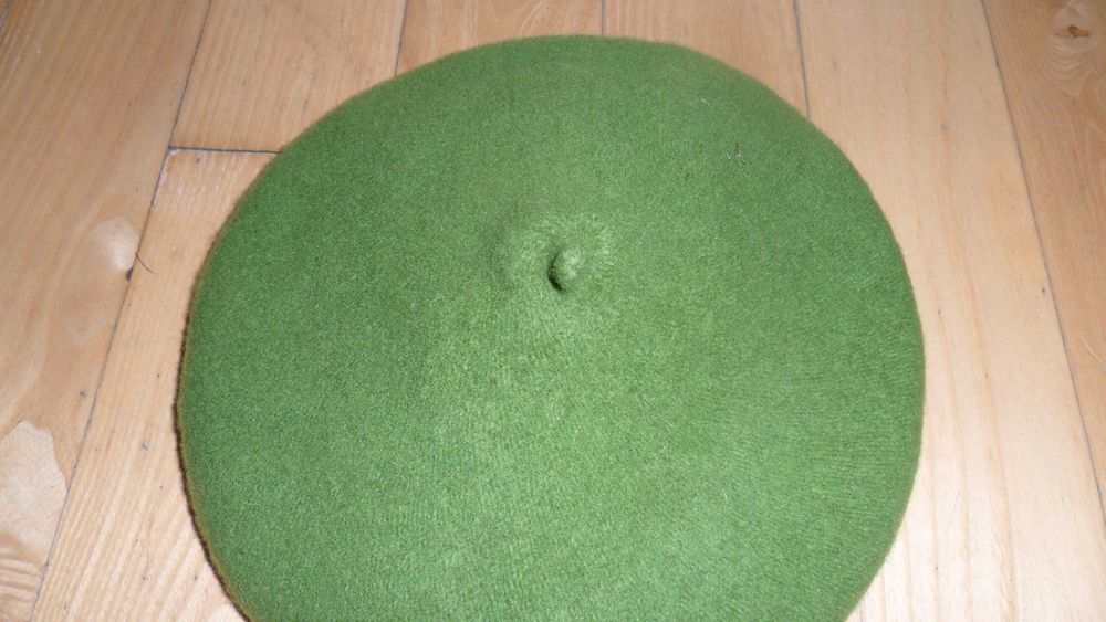Kapka Accesories-zielony beret /wena M/L