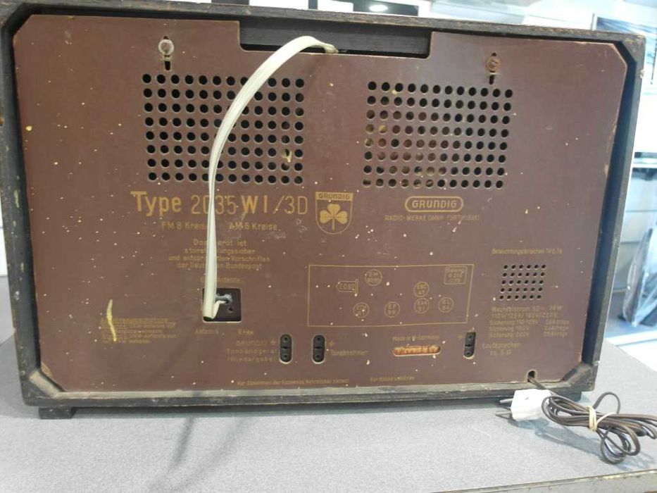 Rádio Valvulas Anos 50 C/FM Grundig Impecável