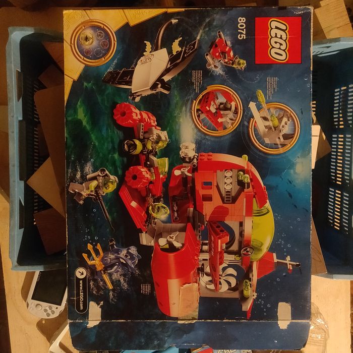 Pudełka  lego  różne