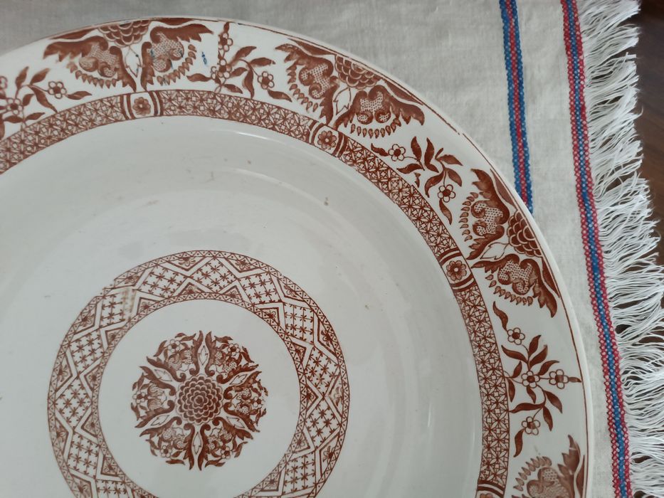 Pratão da Fábrica de Loiça de Sacavém