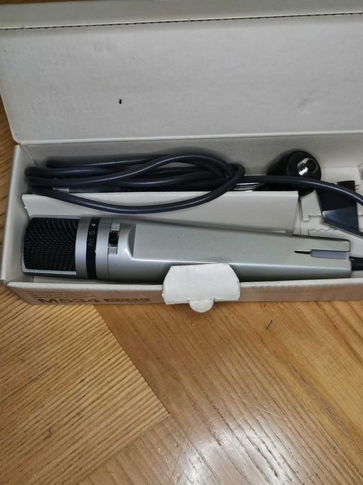 Mikrofon UHER M534 jak nowy pudełko, statyw