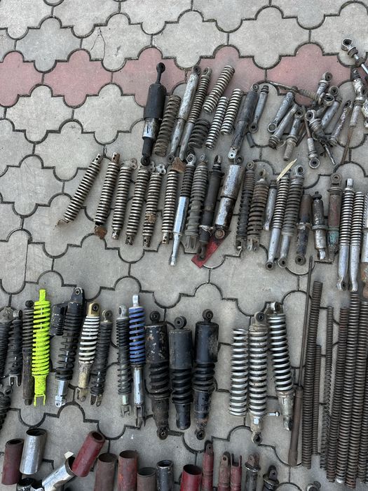 Пружини амортизаторів від різних мотоциклів скутерів мопедів
