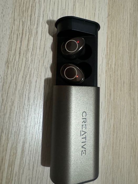 Earbuds Creative Outlier Pro
