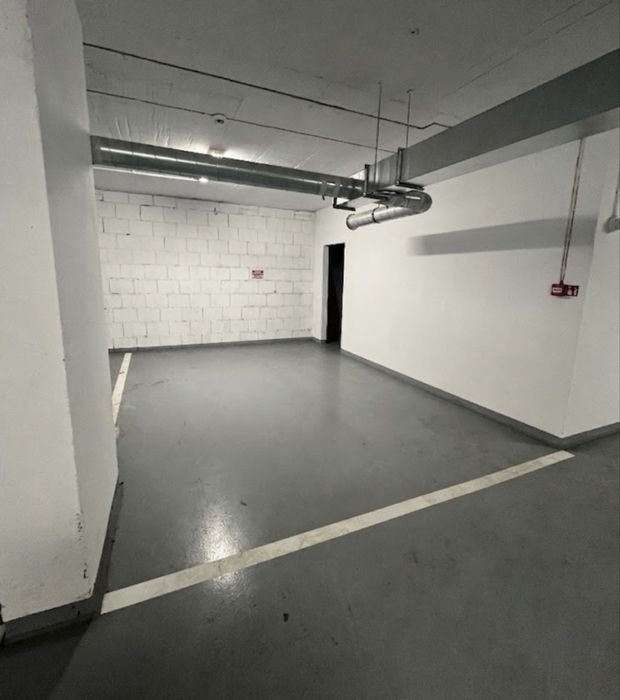 Miejsce postojowe + Komórka lokatorska | Centralna 51