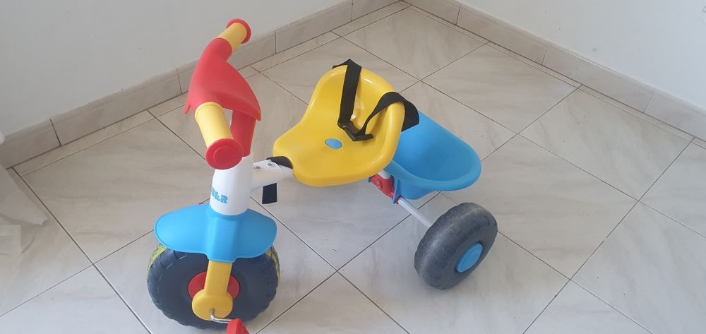 Triciclo criança FEBER