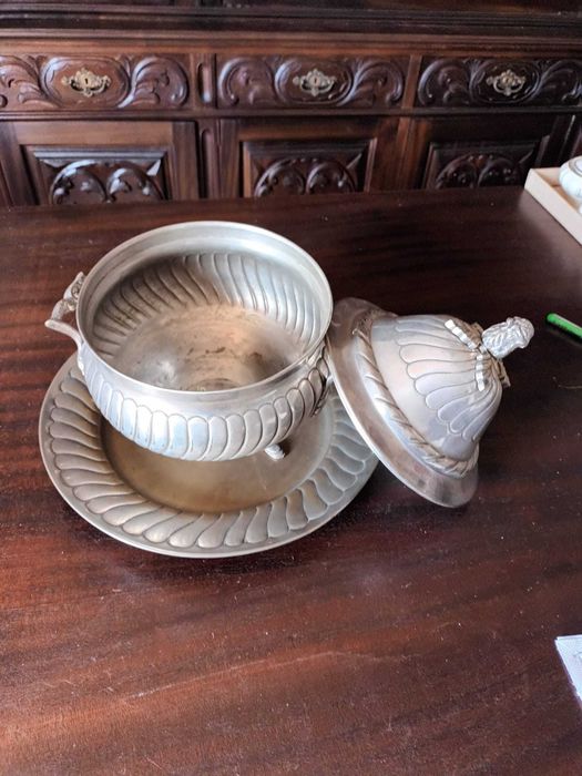 Ceramic dish with metal plate435434525316229122