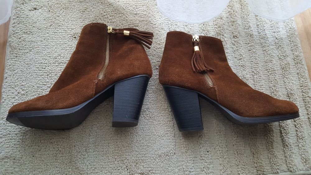 Buty/ botki jesienne/ zimowe na obcasie New Look 38