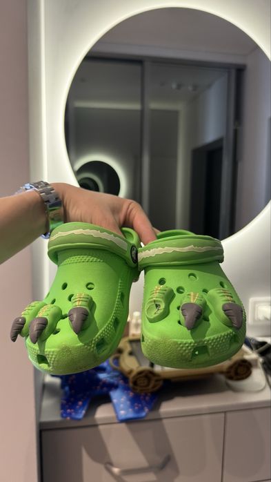 Crocs крокси для хлопчика діно с9,26 р