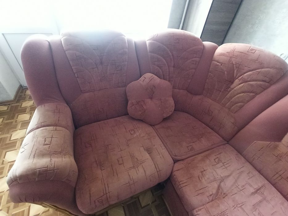 Продам диван недорого