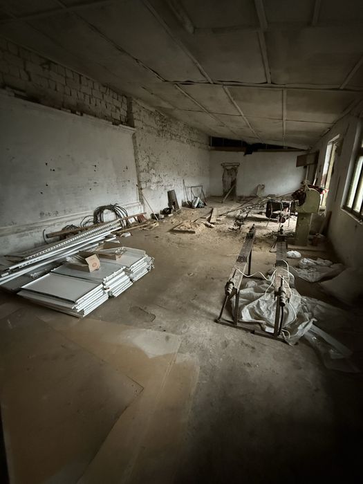 Сдам помещения под магазин или склад напротив рынка