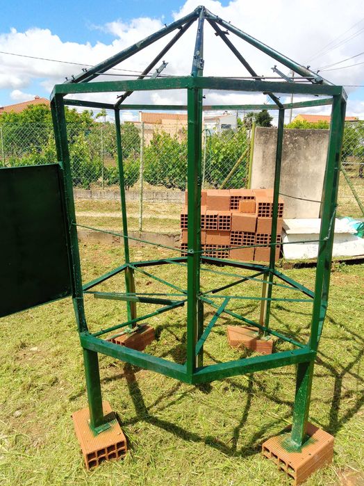 Gaiola Ferro Verde - medidas 2metros de altura por 1,50 de largura