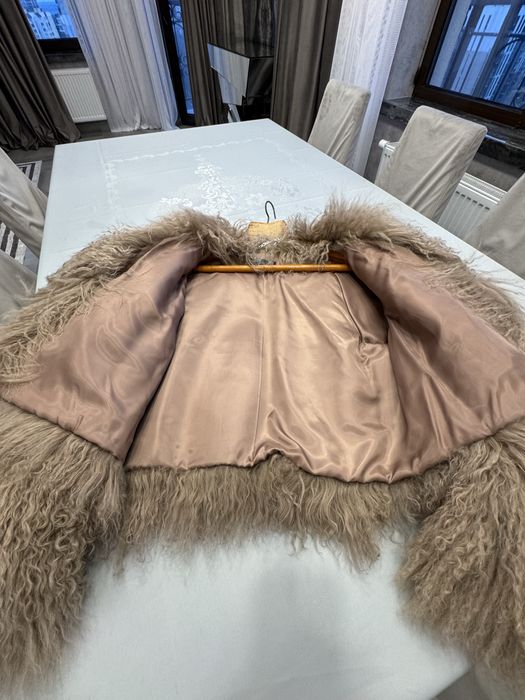 Продам шубу лама , новая, не Китай,цельные шкуры