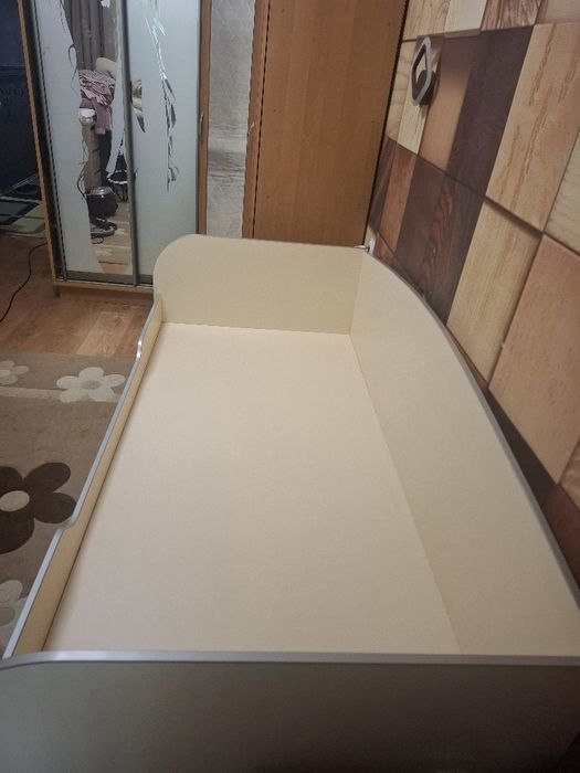 Продам кровать  с ортопедическим  матрасом