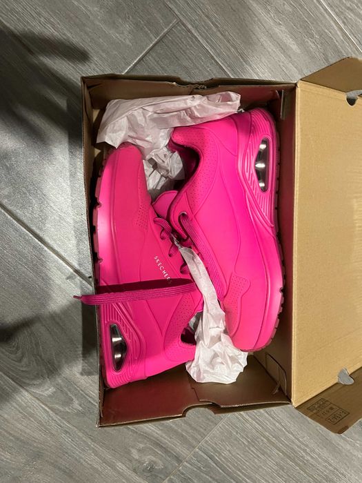 кросівки SKECHERS STREET розмір 39