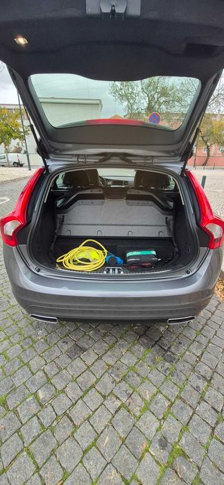 Volvo V60 Híbrido plug in, diesel elétrico