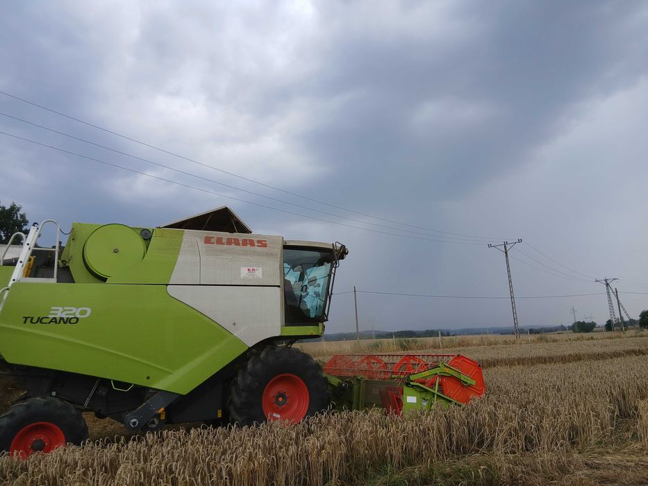 Tucano 320.  2015r 717mth