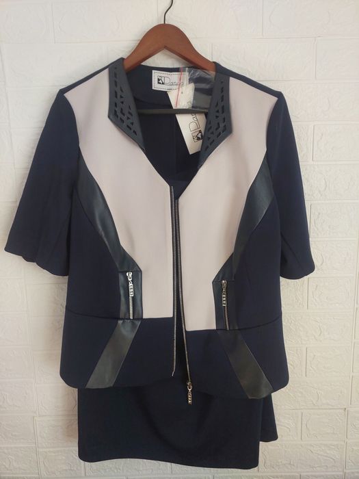 Жіночий діловий костюм новий