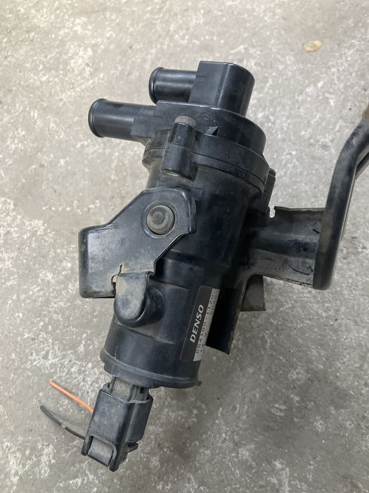 Honda Civic VIII 8 hybrid - dodatkowa pompka wody