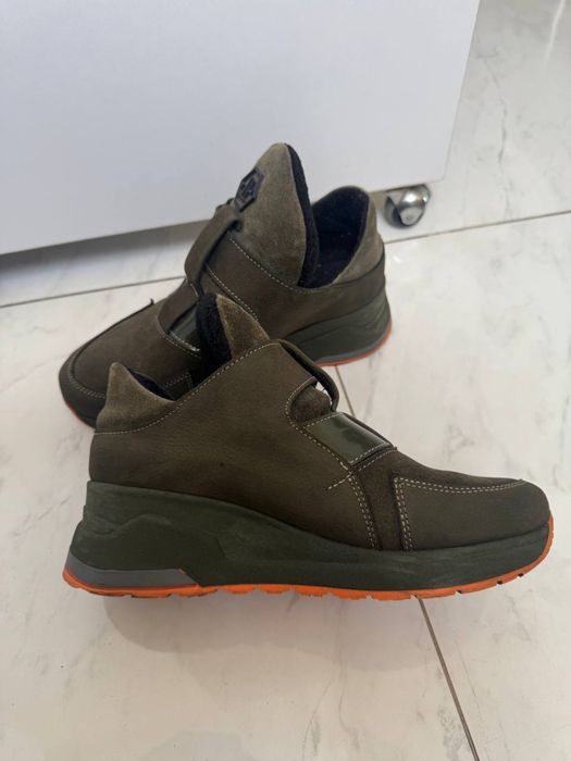 Женские кросовки р37 утепленные