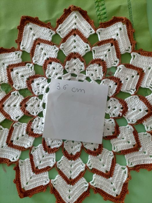 Panos de crochê tradicionais feitos a mão