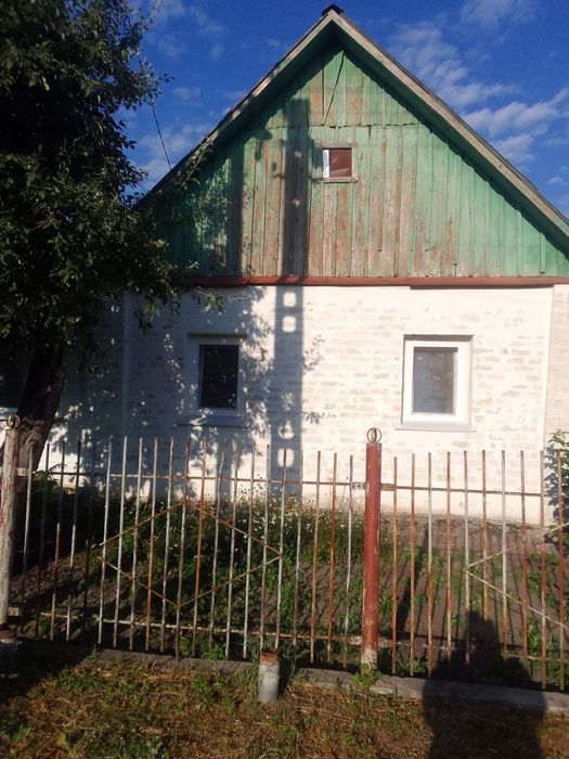 Продам будинок у Фастові, 64,1 м², 5 соток, газ, гараж, 10 хв до вокзалу, 60 км від Києва