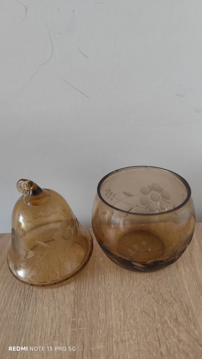 Cukiernica szlifowany wzór kwiatowy , bombonierka