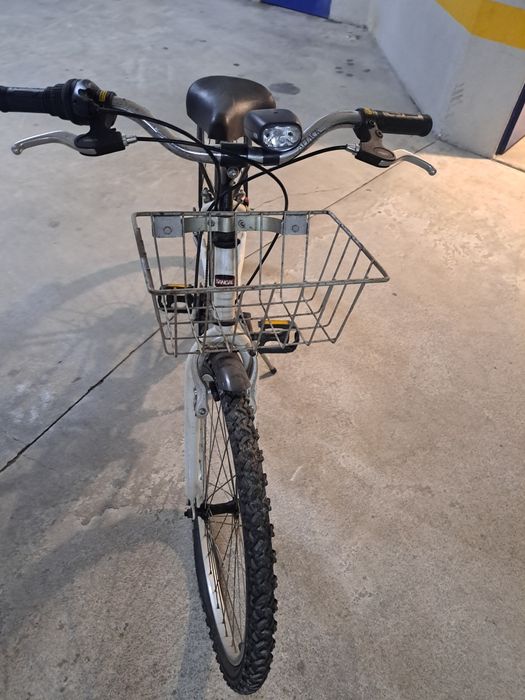 Vendo bicicleta de menina ou senhora