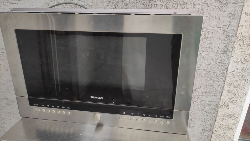 Mikrofalówka do zabudowy Siemens HF25M561