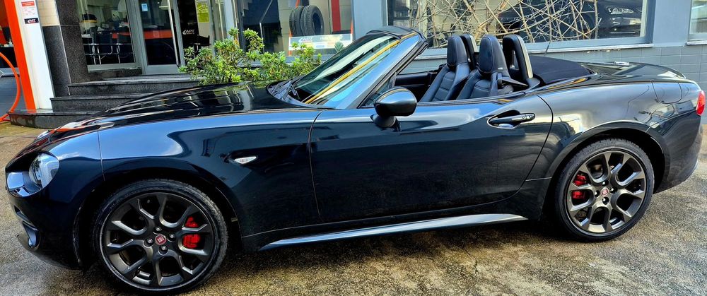 Fiat 124 Spider 1.4 T Multiair Lusso Europa Limited