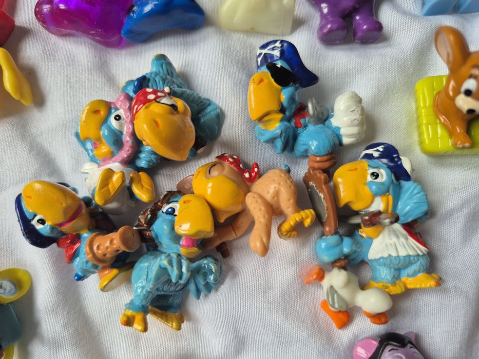 Stare zabawki z lat 90 kinder niespodzianka