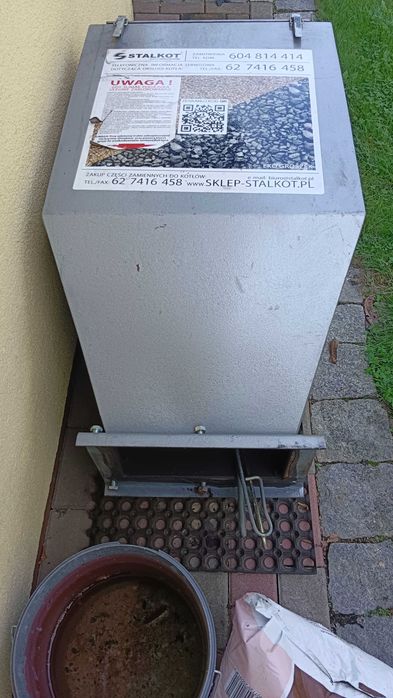 Zbiornik do podajnika na ekogroszek