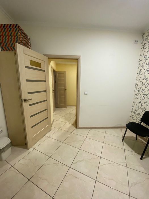 Продам комерційне приміщення в центрі