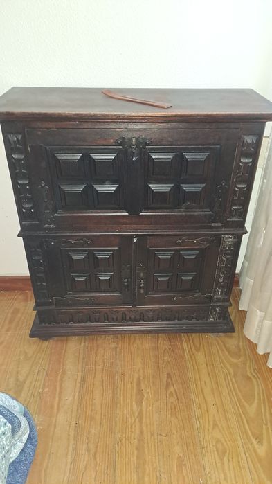 Sapateira em madeira