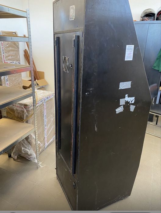 Dart automat (sprawna)oraz szafa grająca(niesprawna )sprzedaje komplet