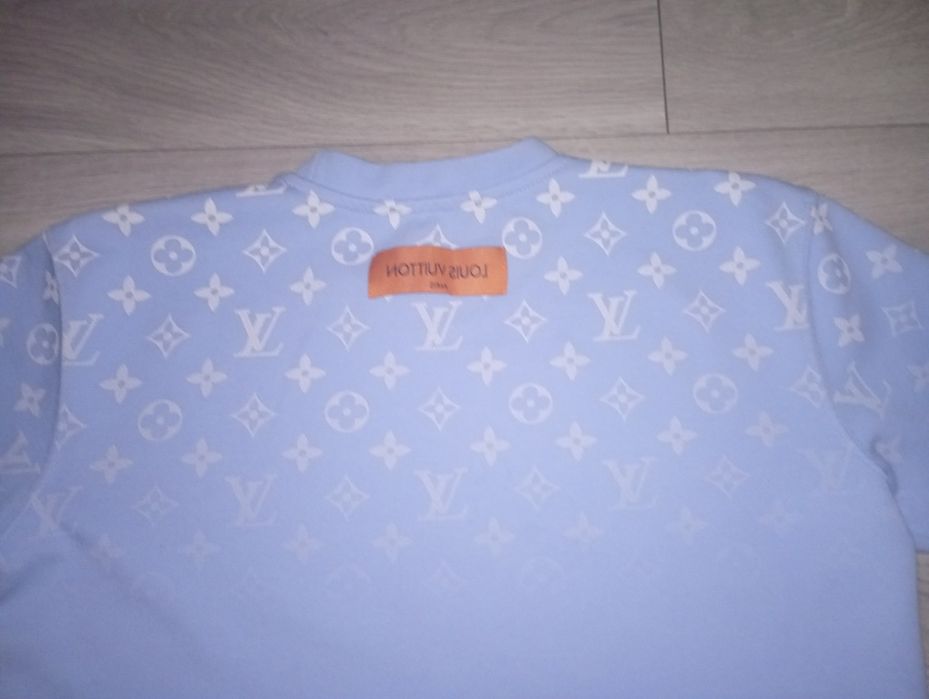 Używana koszulka Louis Vuitton