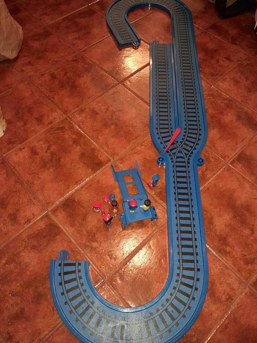 Bonecos e pista de comboio da Struxi dos anos 80