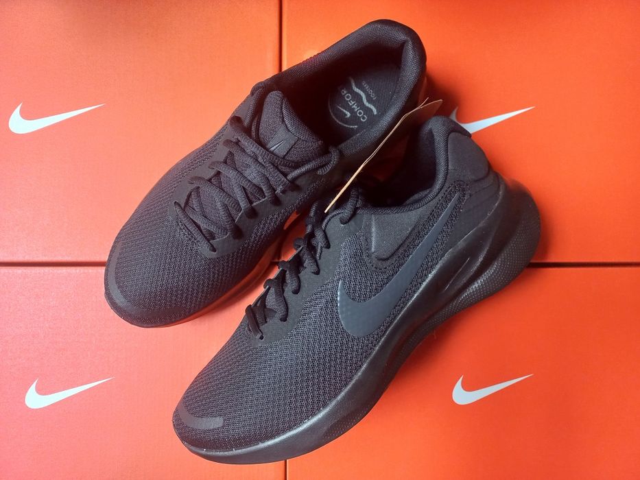 Чоловічі кросівки для бігу Nike Revolution 7
