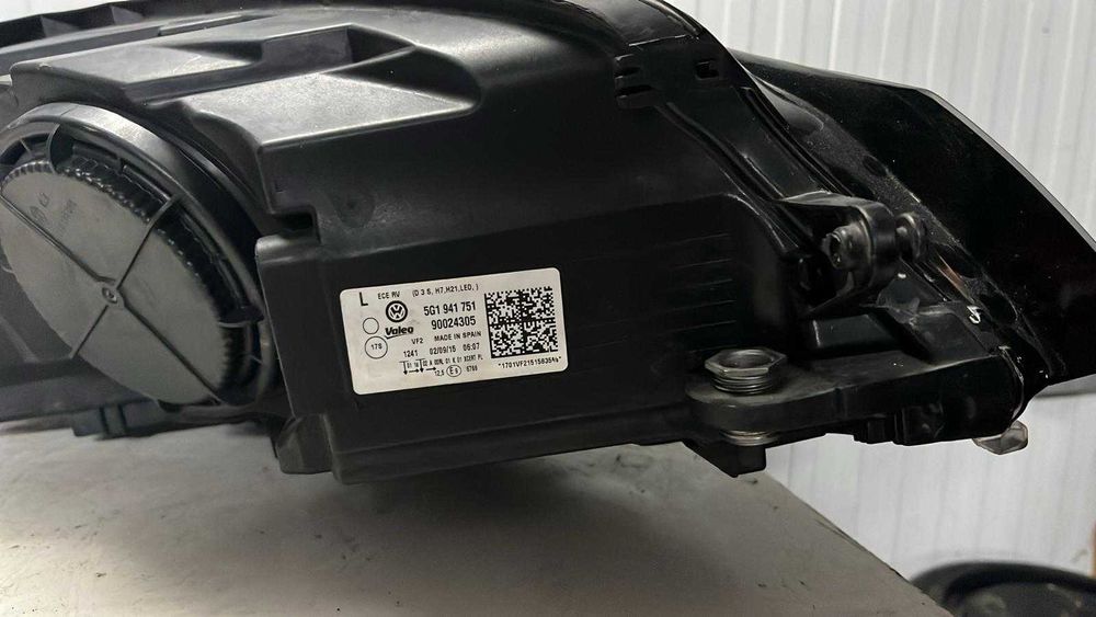Farol esquerdo Golf 7 Xenon Led