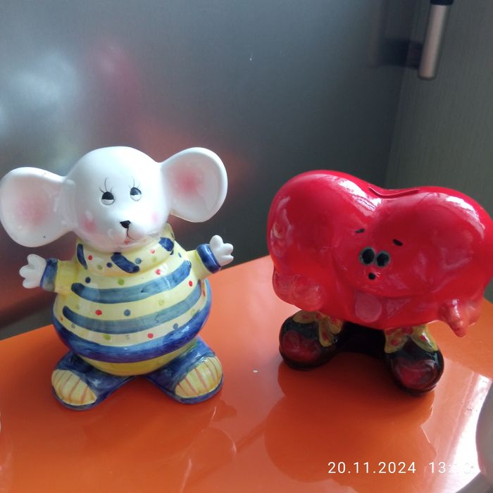 Фигурки, статуэтки, копилки