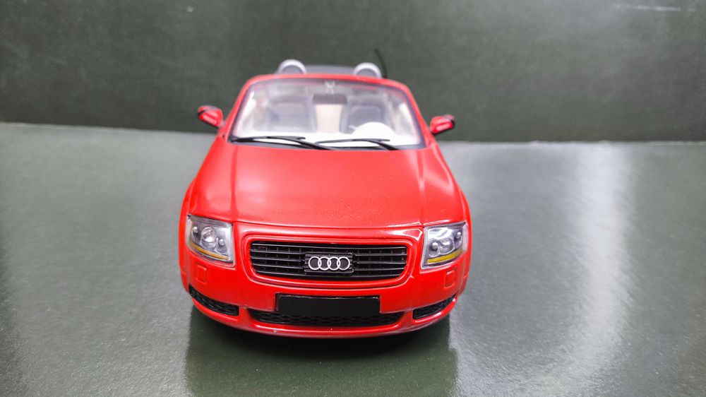 Модель 1:18 Audi TT Roadster, Maisto, Thailand
