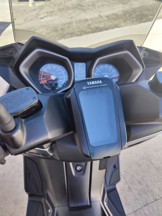 Yamaha Xmax - 400 (imaculada)